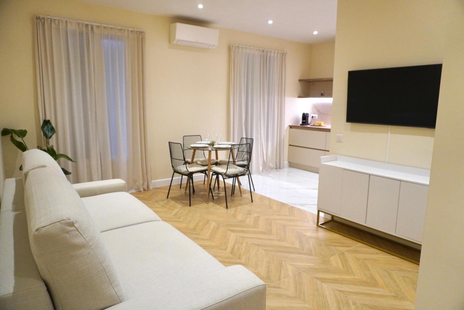 Logement Aux Portes De Monaco Cap-d'Ail Exteriör bild
